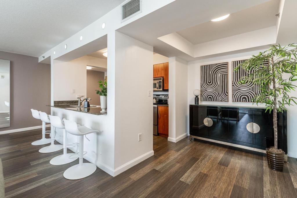 Brickell 2 Bedroom In The Heart Of Apartment *