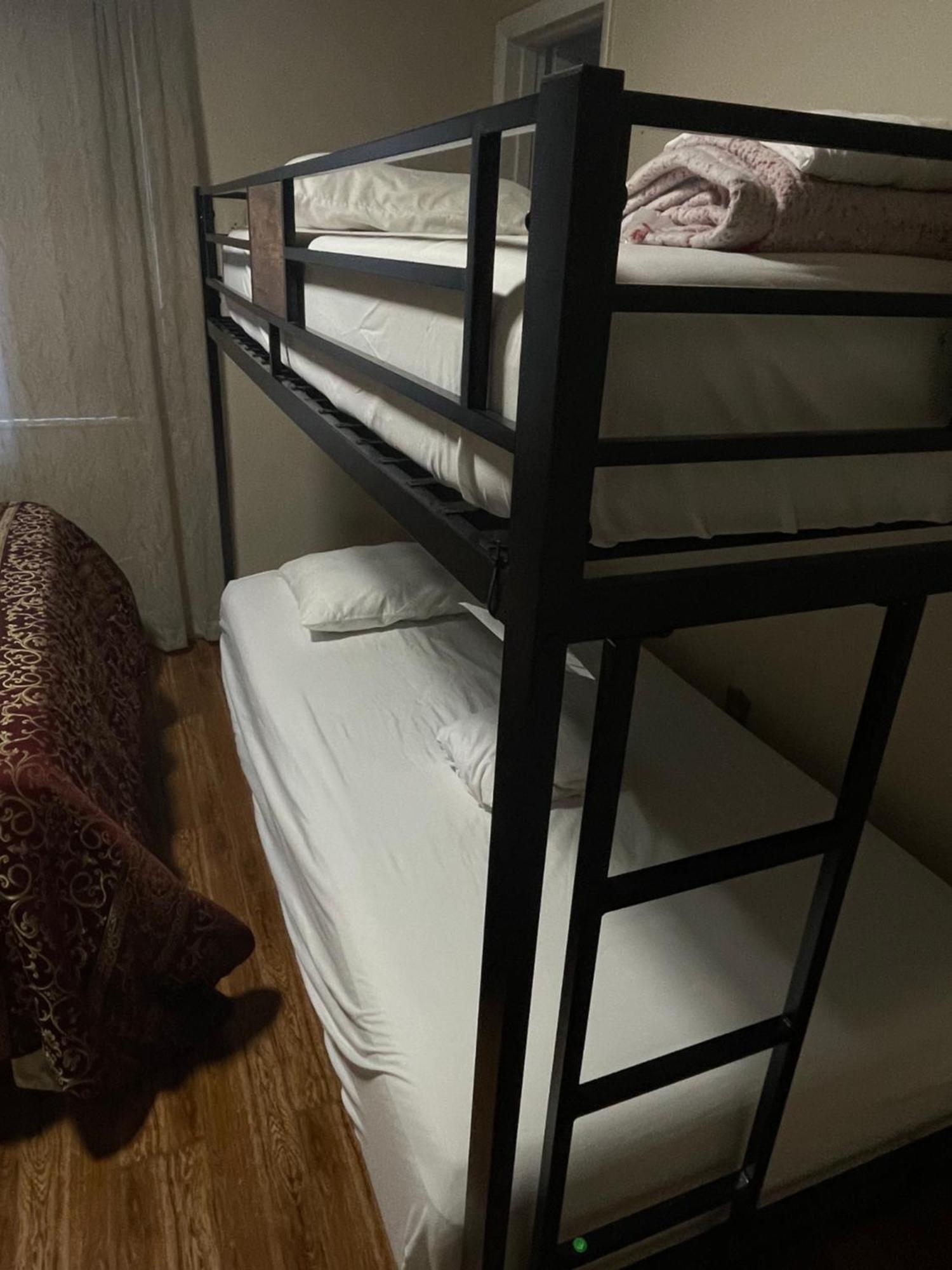 Homestay Vida Inside Of A Shared Miami