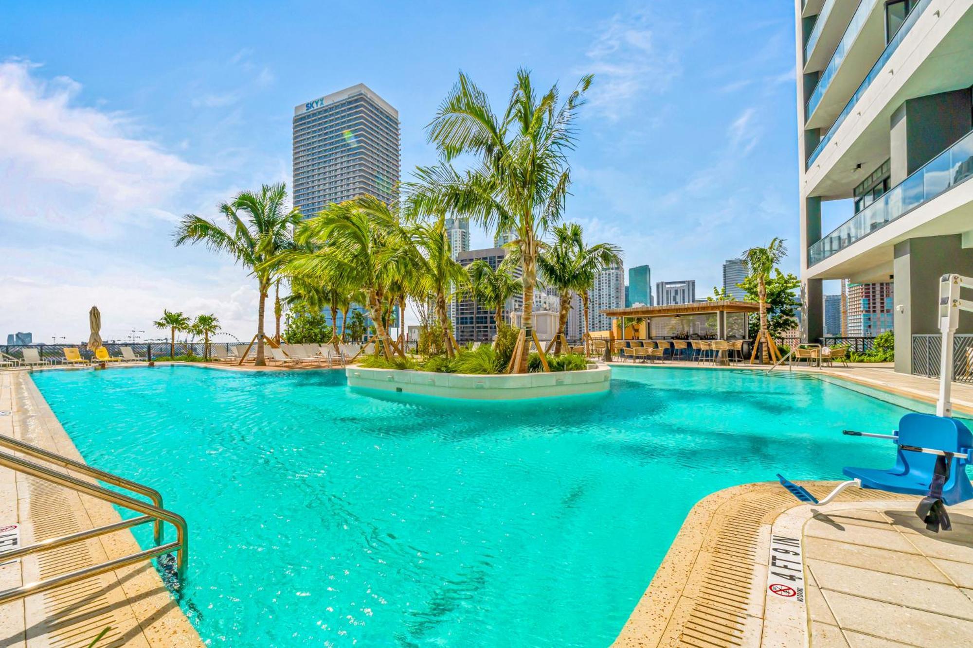 Apartment Free Parking! In Downtown Miami