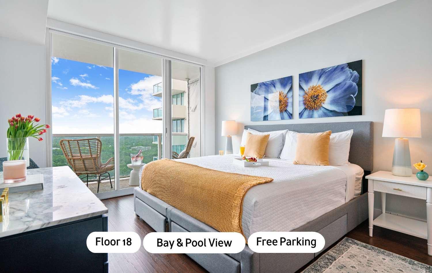 Inn Mvr Suite With Poolside Sips And Biscayne Backdrop *