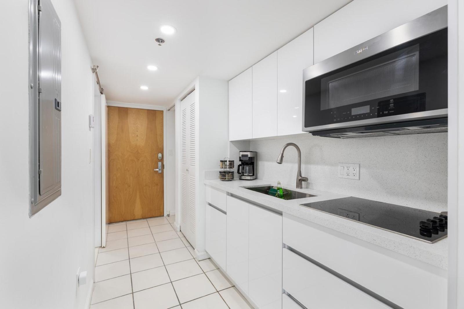 In Brickell With Pool, Gym, Free Parking And Game Apartment Miami