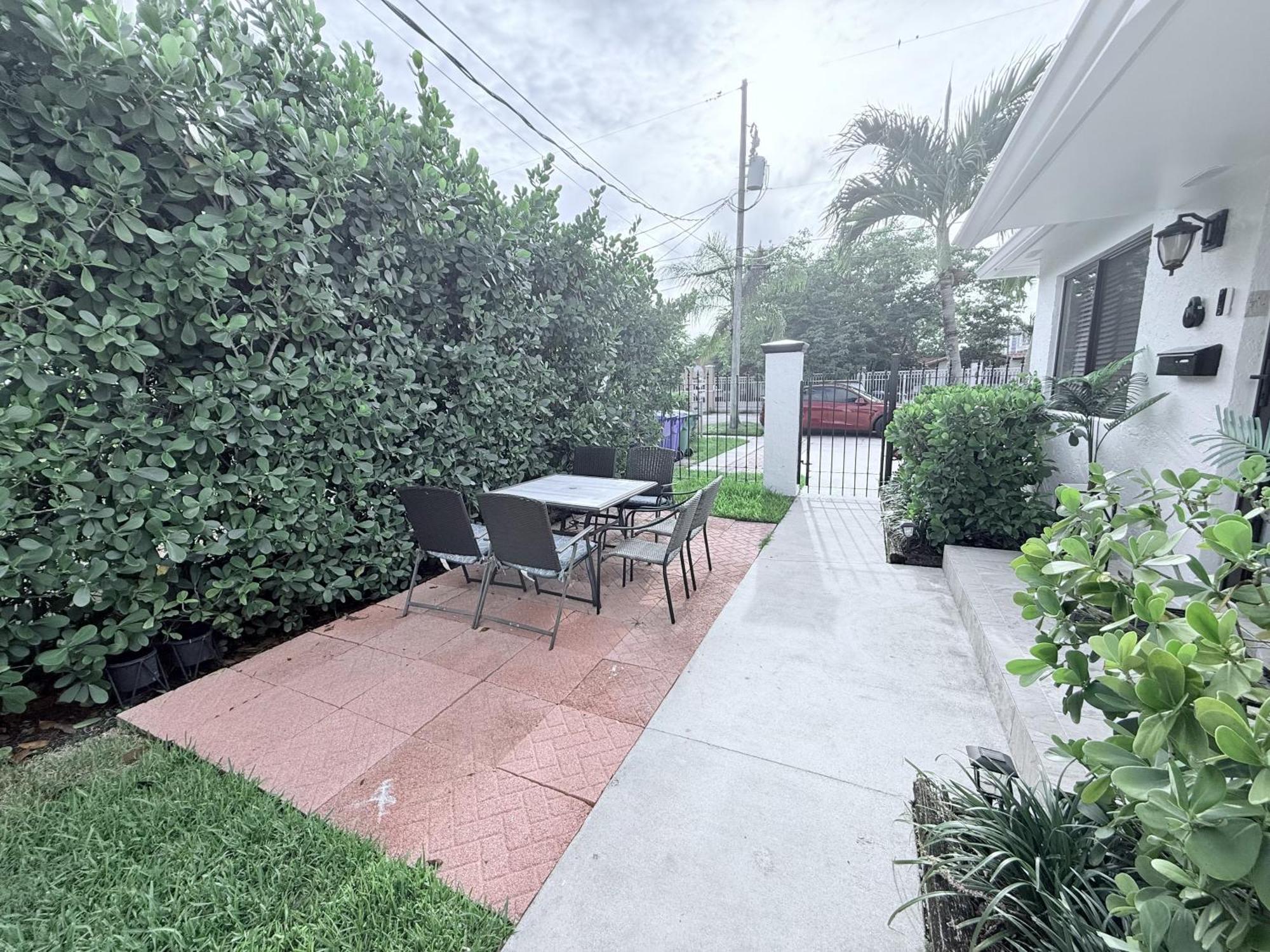 Cozy Near Coconut Grove And The Of *