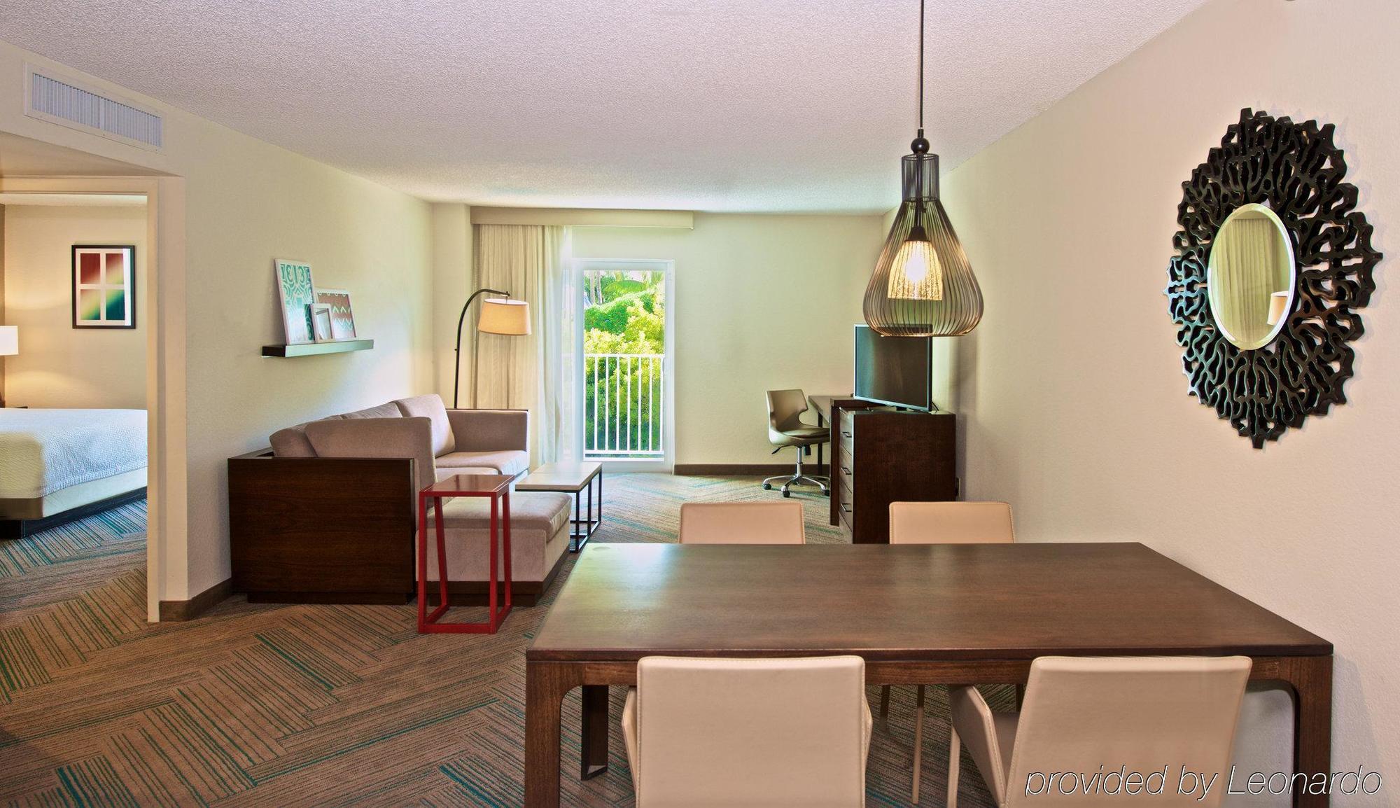 Coconut Grove Hotel 3*