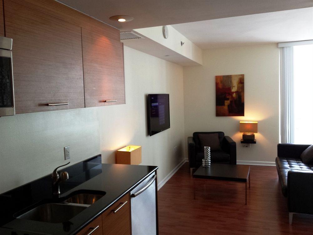 Luxury At 50 Biscayne Apartment *
