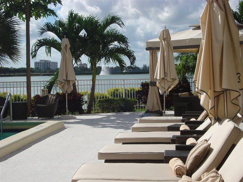 Pullman Airport Hotel 4*