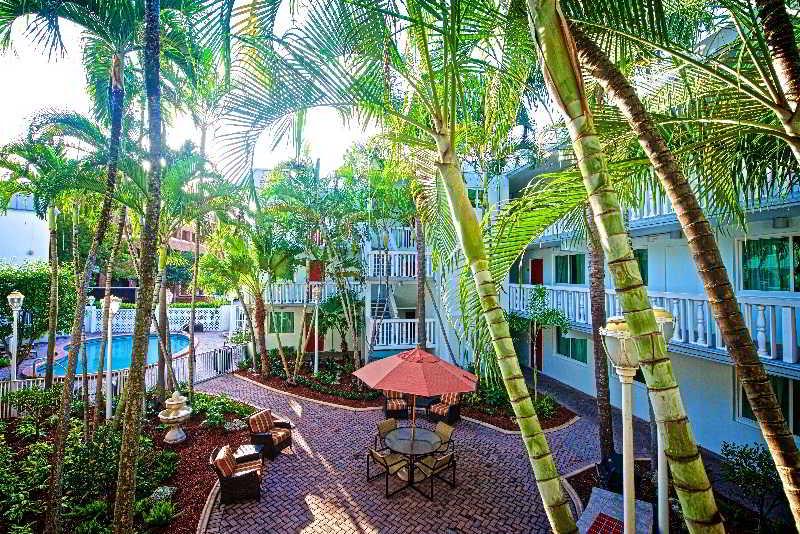 Coconut Grove 3*