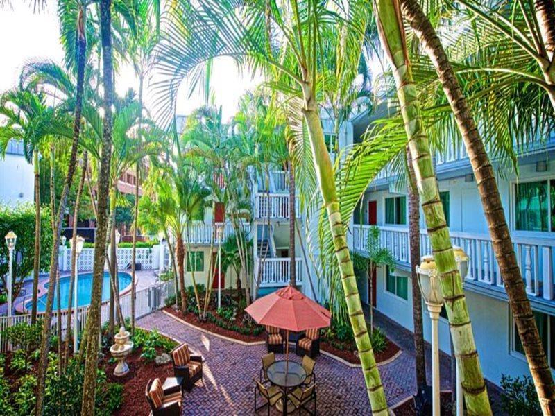 Coconut Grove Hotel 3*