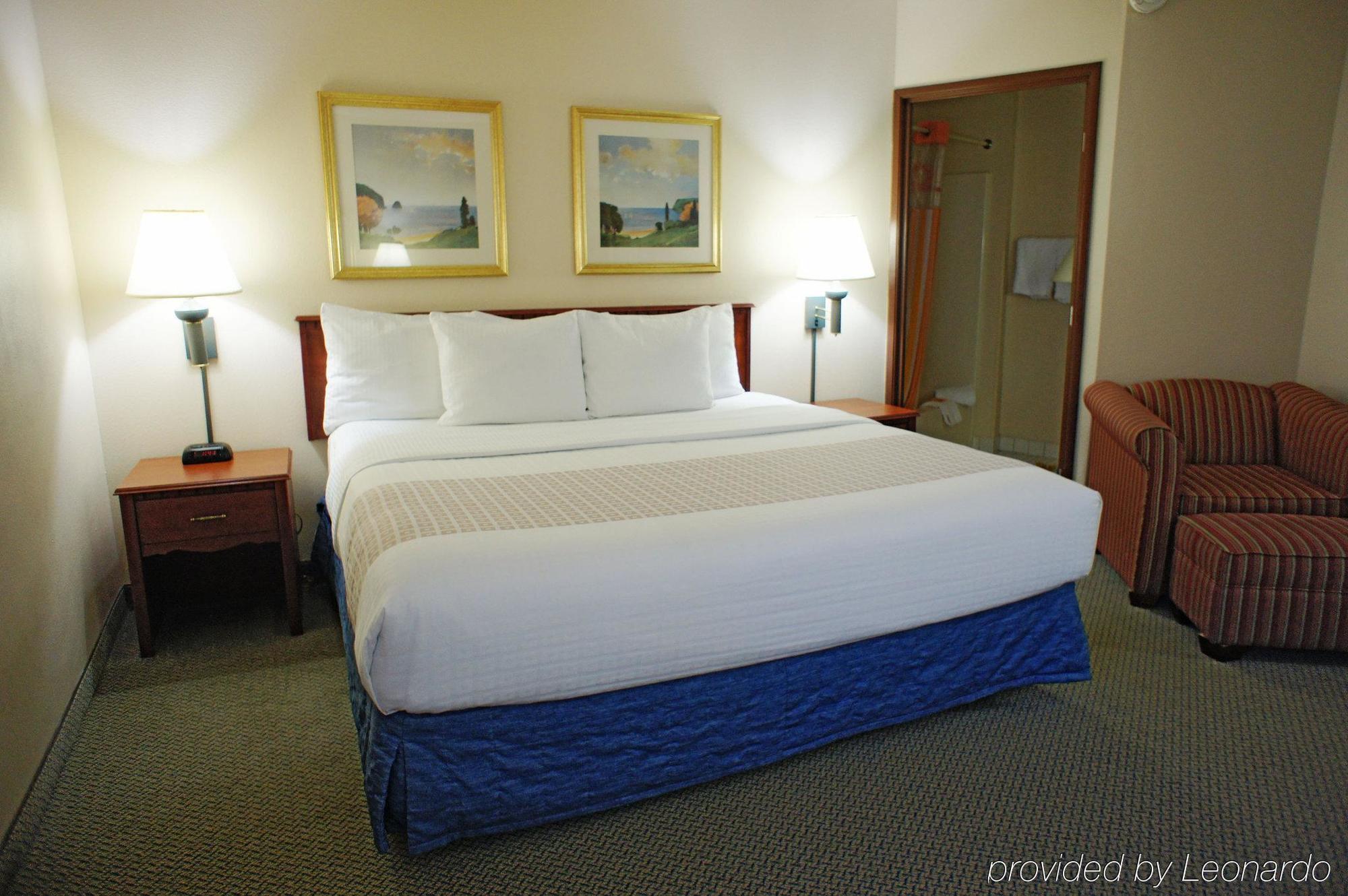 La Quinta By Wyndham Airport East Hotel