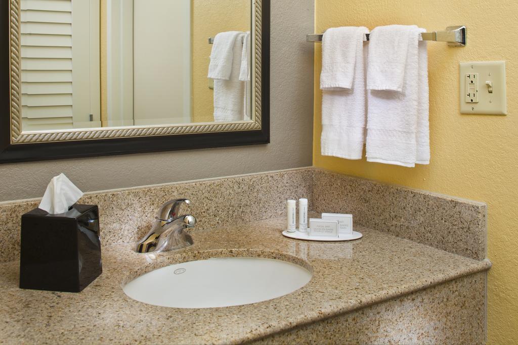Hotel Courtyard Miami Airport West Doral