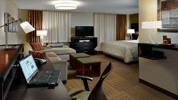 Hotel Staybridge - International Airport By Ihg