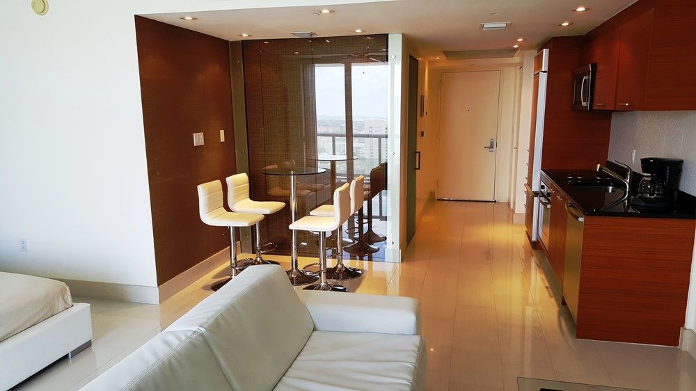 Luxury At 50 Biscayne *