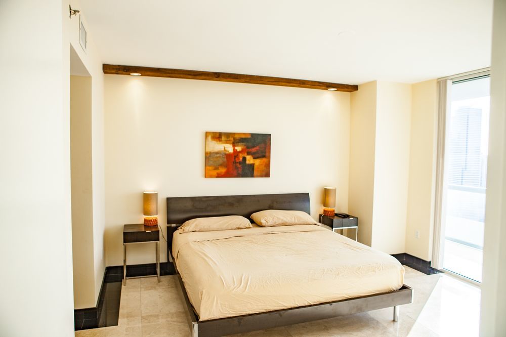 Luxury At 50 Biscayne * Miami