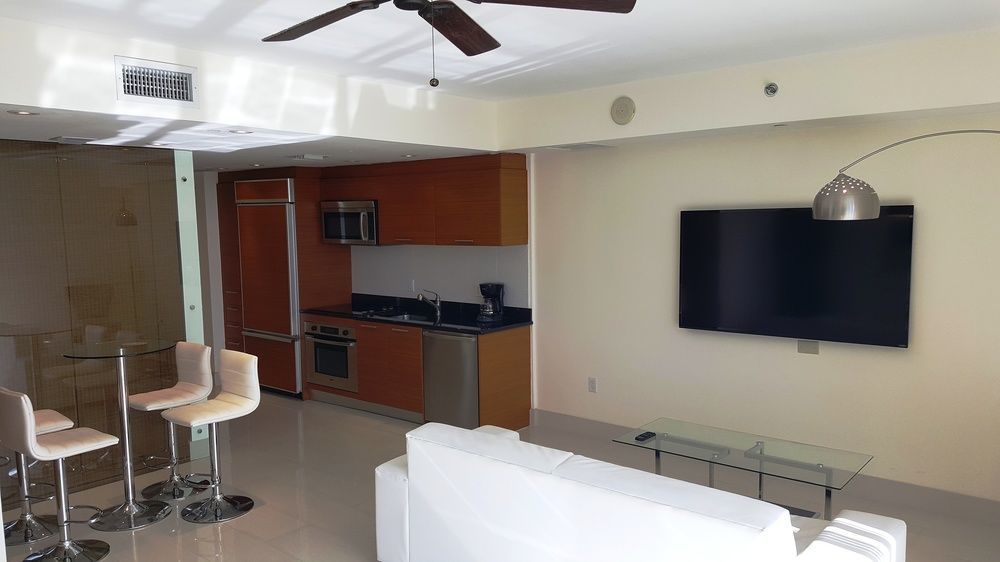 Luxury At 50 Biscayne *