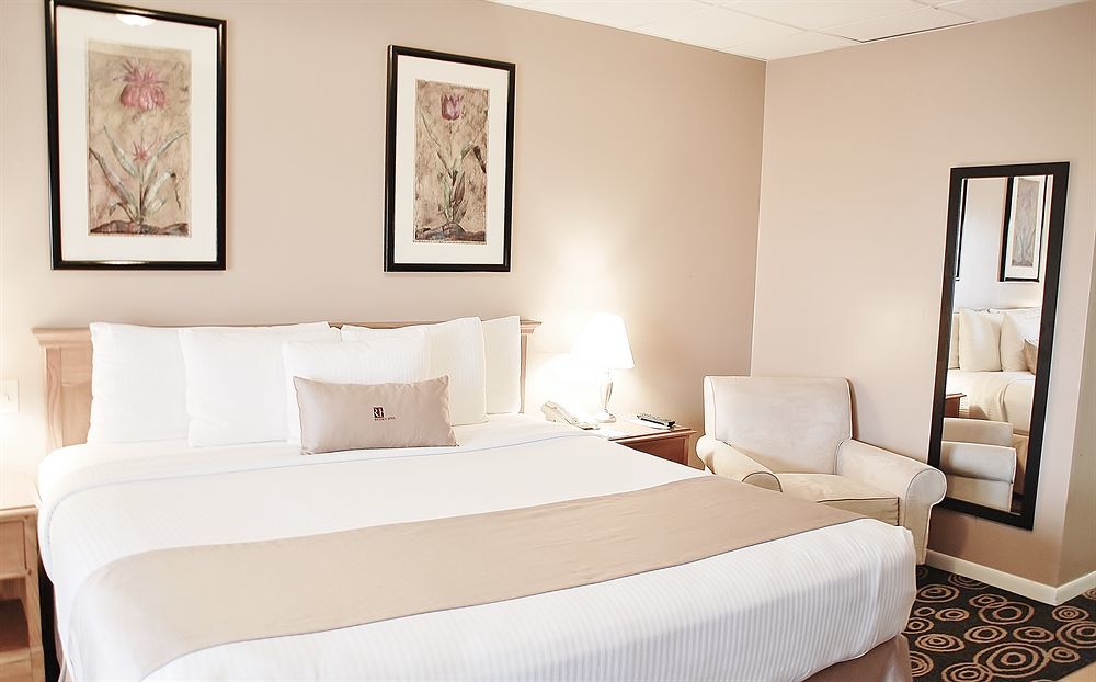 Regency Airport 3*