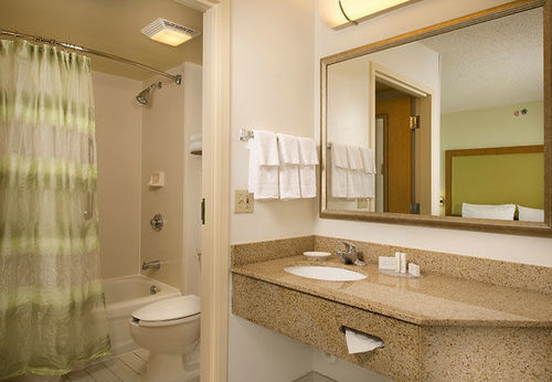 Springhill By Marriott Airport South Blue Lagoon Area Miami