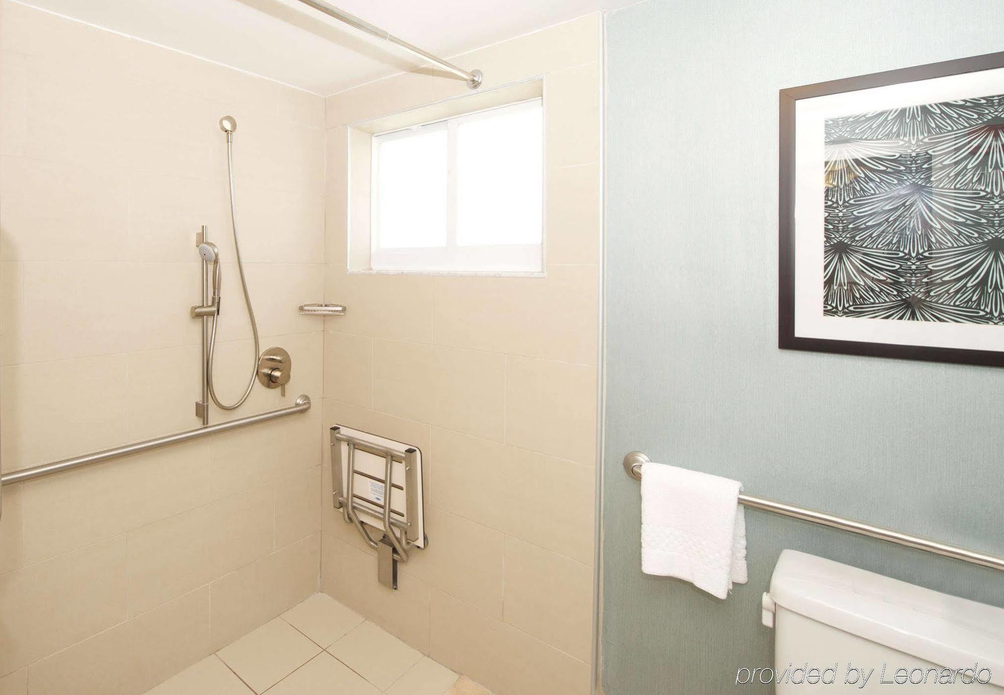 Coconut Grove Hotel
