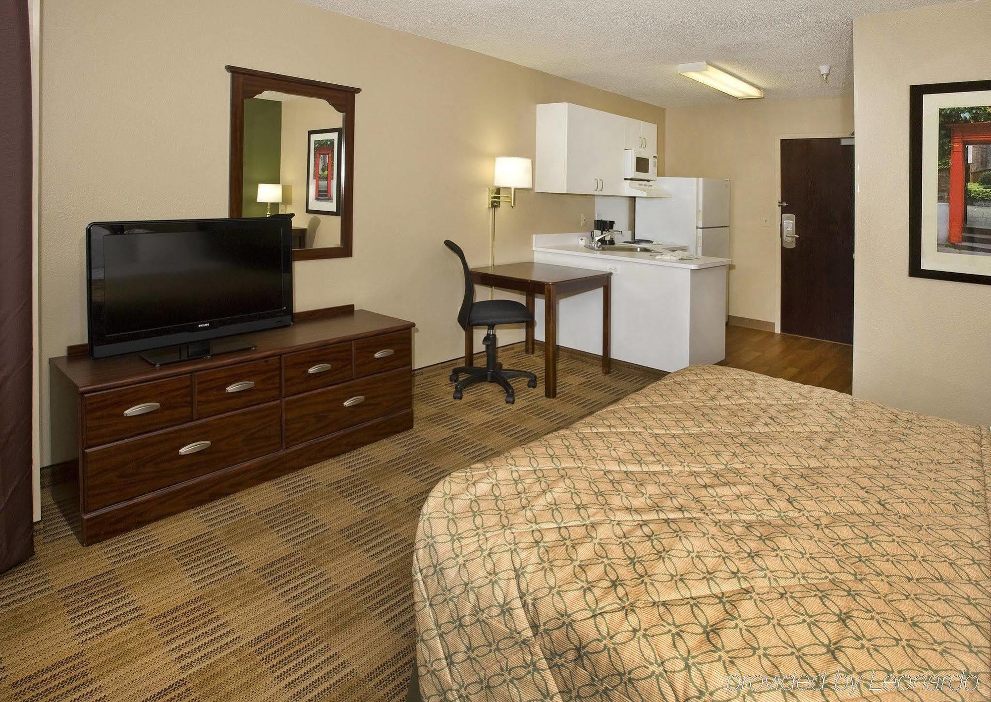 Extended America - - Airport - Blue Lagoon Hotel 2*