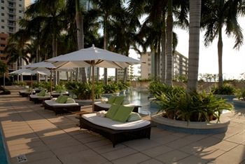 Four Seasons - Luxury Private Residences Aparthotel