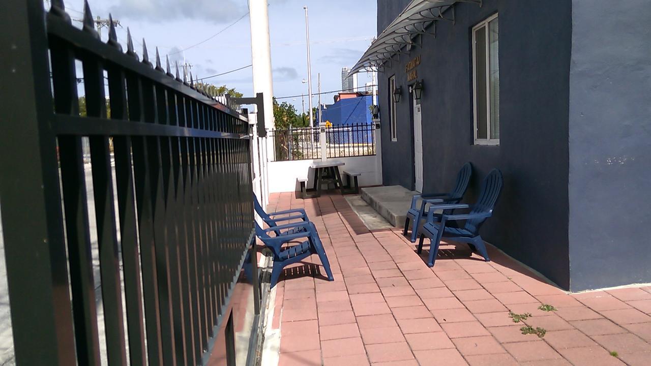 Gasthuis Fatimataj Mahal Miami