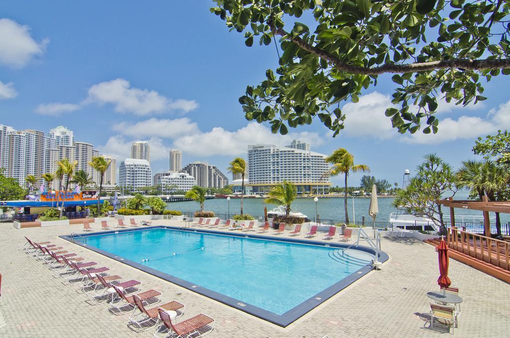 Apartment Four Ambassadors Apartments Miami