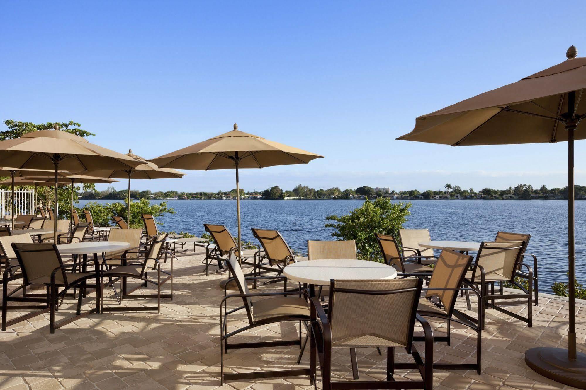 Express Airport-blue Lagoon Area By Ihg 4* Miami