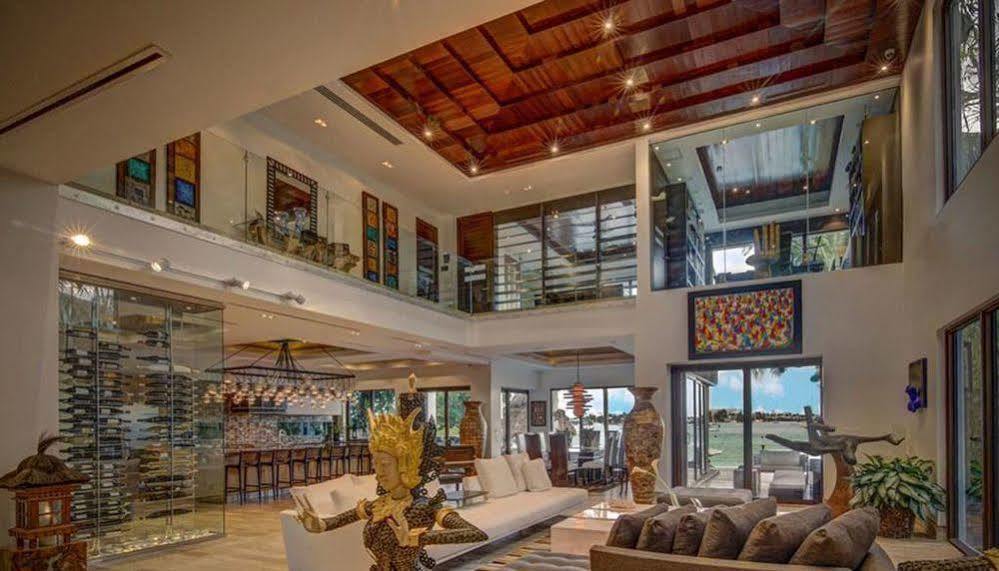 Riza Villa *