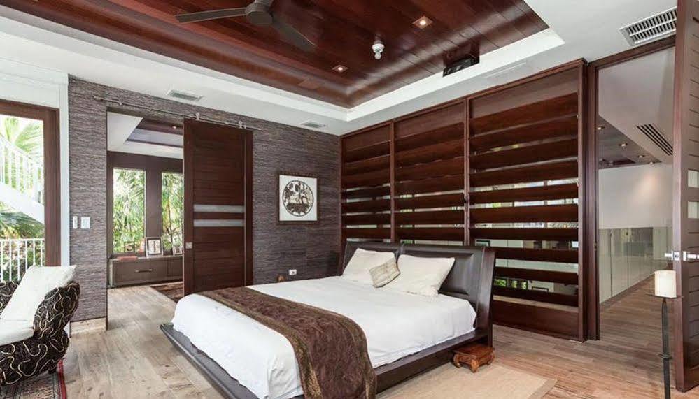 Riza Villa *