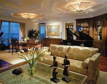 Aparthotel Four Seasons - Luxury Private Residences Miami