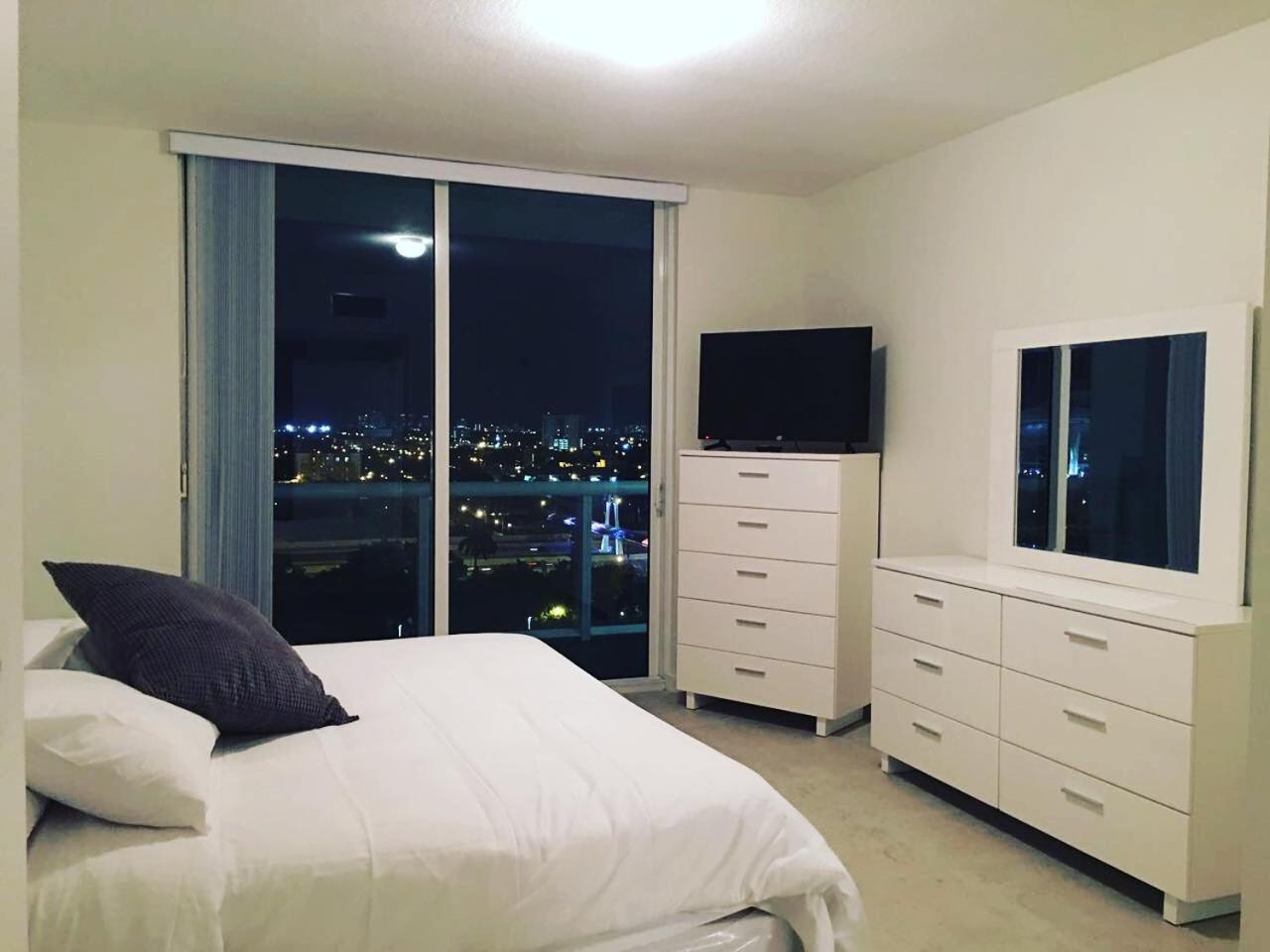 Starlight Suites * Miami