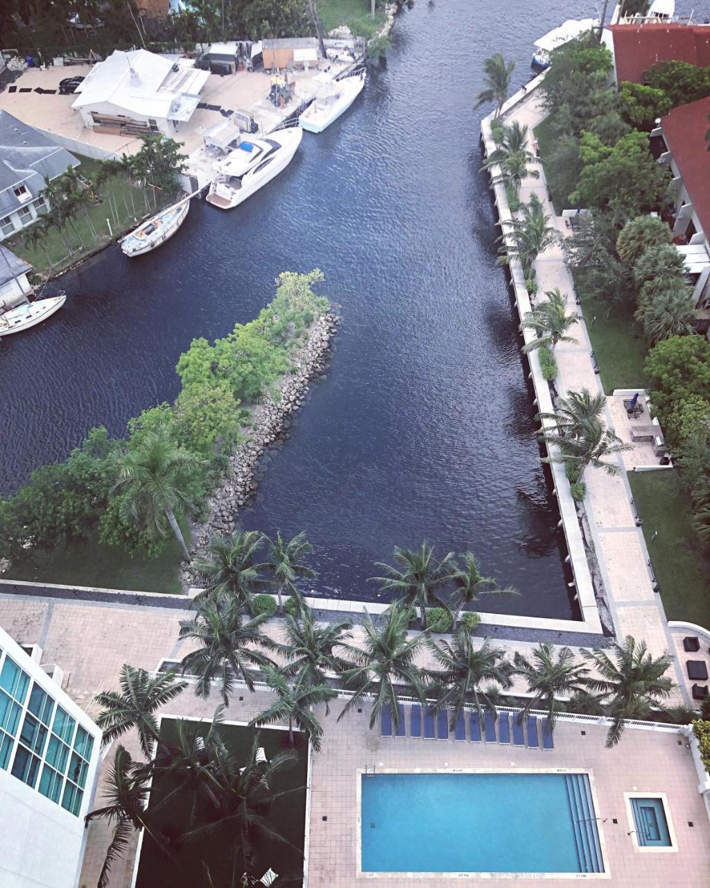 Starlight Suites * Miami
