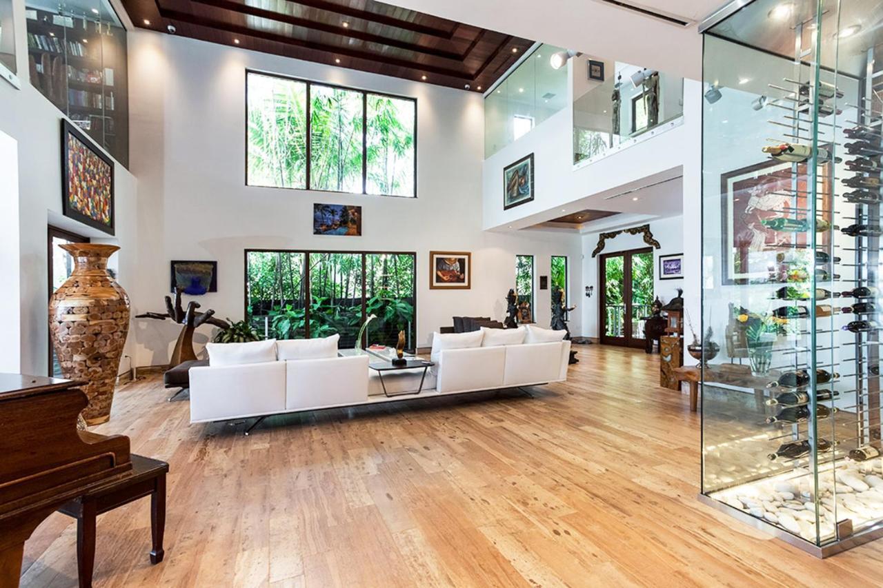 Riza Villa *