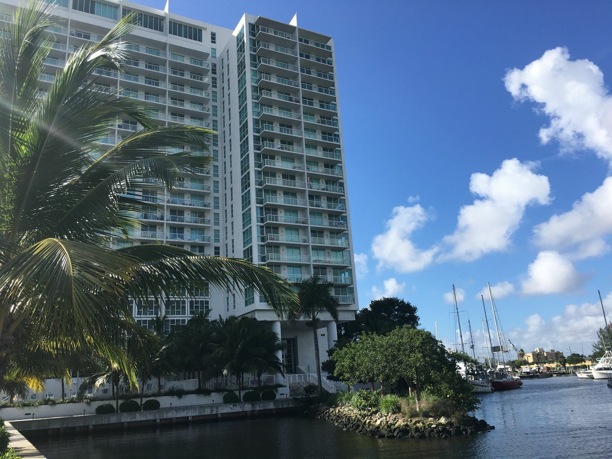 Starlight Suites * Miami