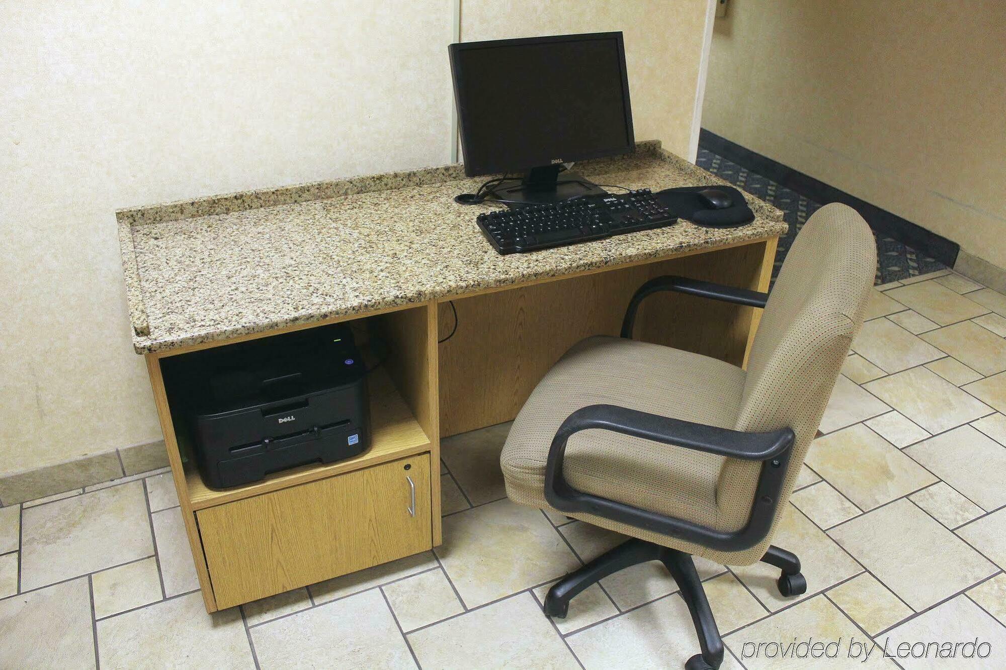Hotel La Quinta By Wyndham Airport East