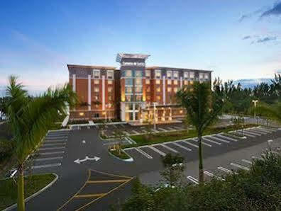 Hotel Express Airport-blue Lagoon Area By Ihg 4*