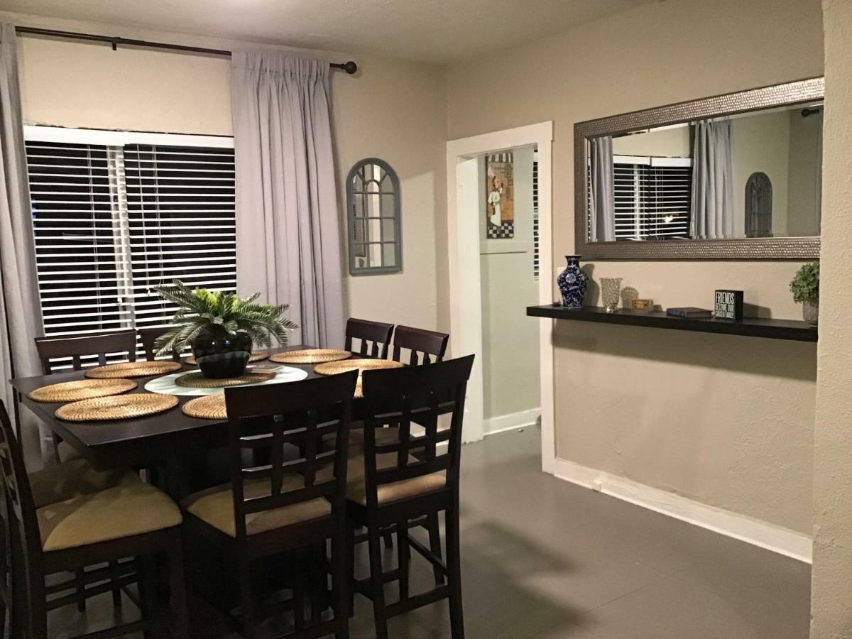 Modern 3/1 House Close To Beaches And Midtown Ferienhaus