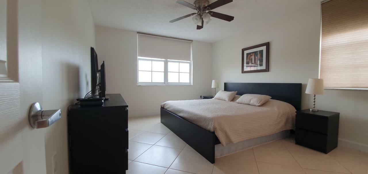 Yacht Club Aventura 2br + 2ba Miami