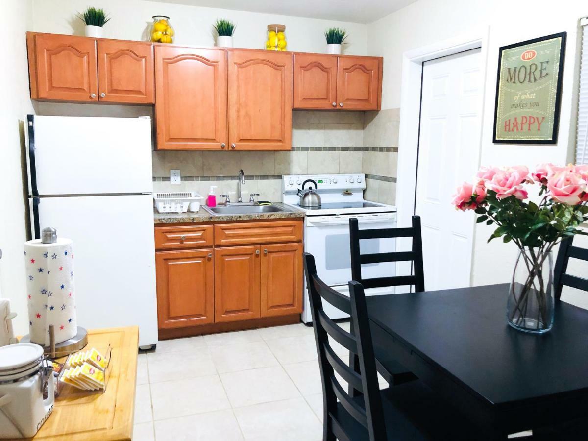 The Cherry Blossom House Apartment Miami