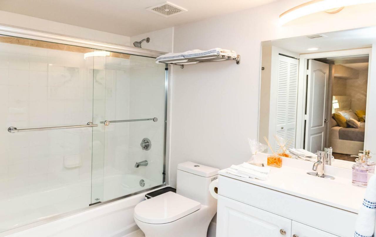Blue Brickell Apartment