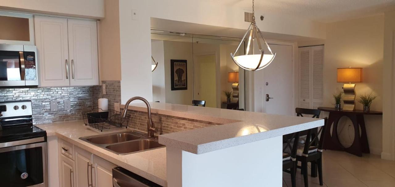 Yacht Club Aventura 2br + 2ba Miami