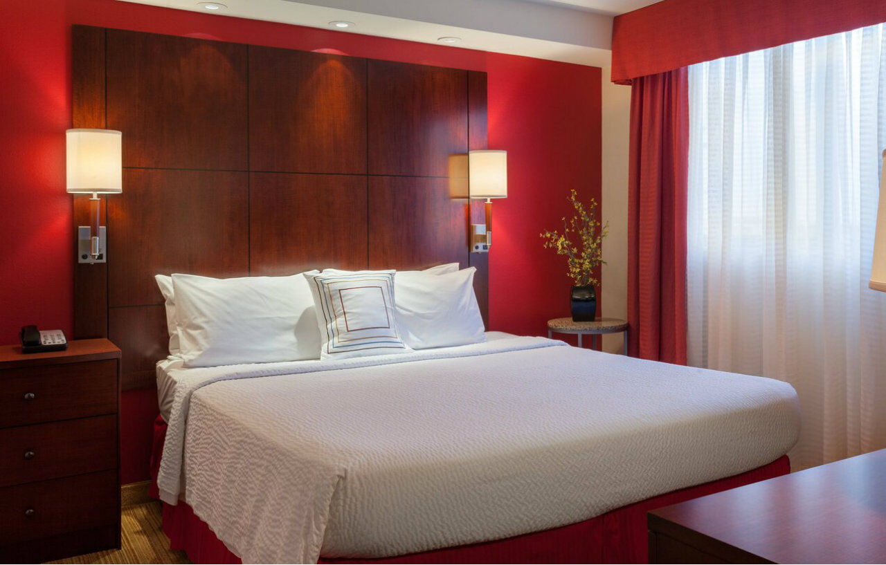 By Marriott Airport