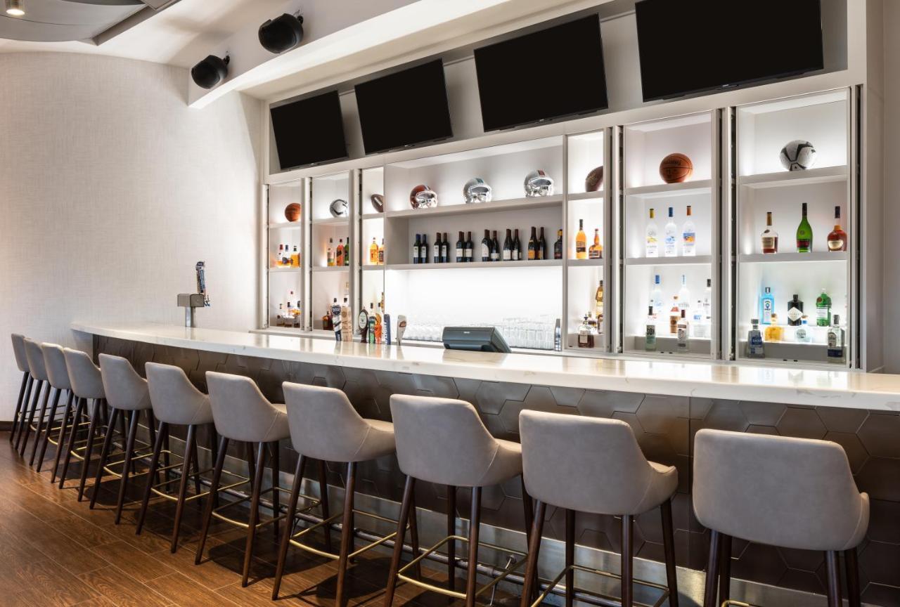 Hotel Courtyard By Marriott Airport 3*