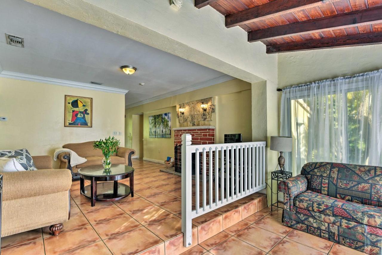 Quaint 10 Mi To Mid-beach! Holiday home