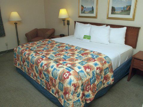 La Quinta By Wyndham Airport East Hotel 3*