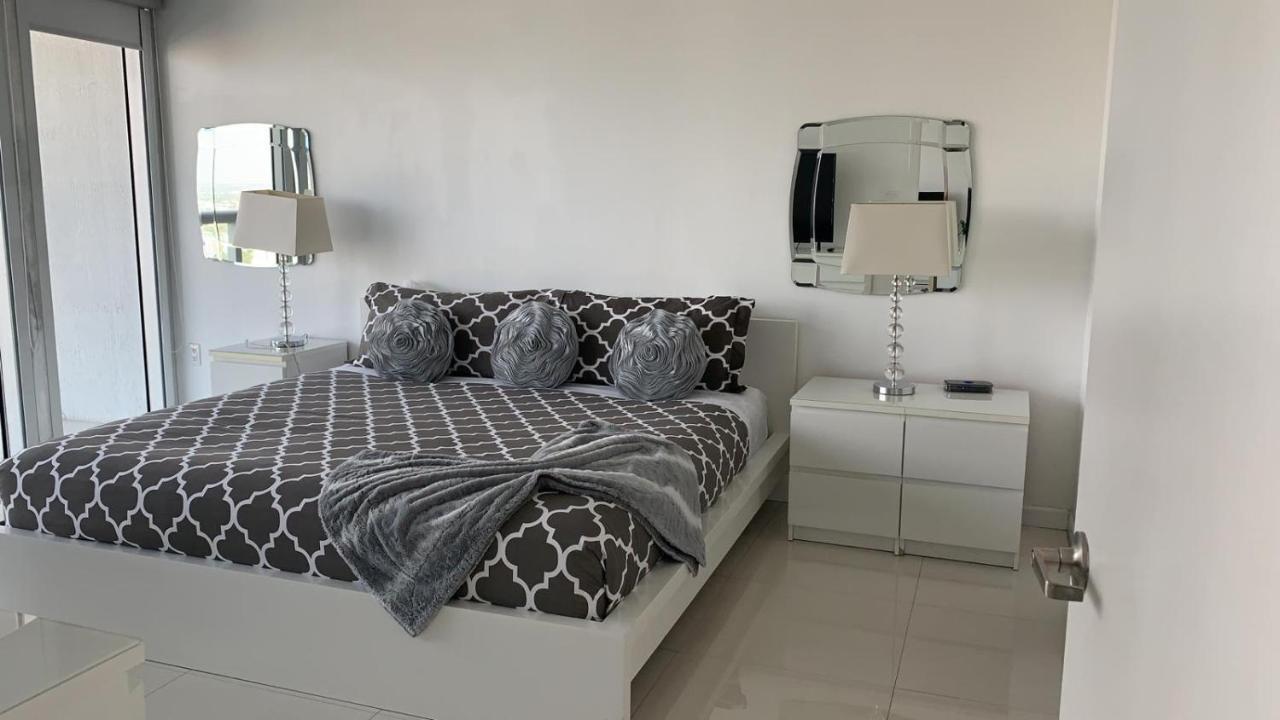 Brickell Avenue Urban Apartment