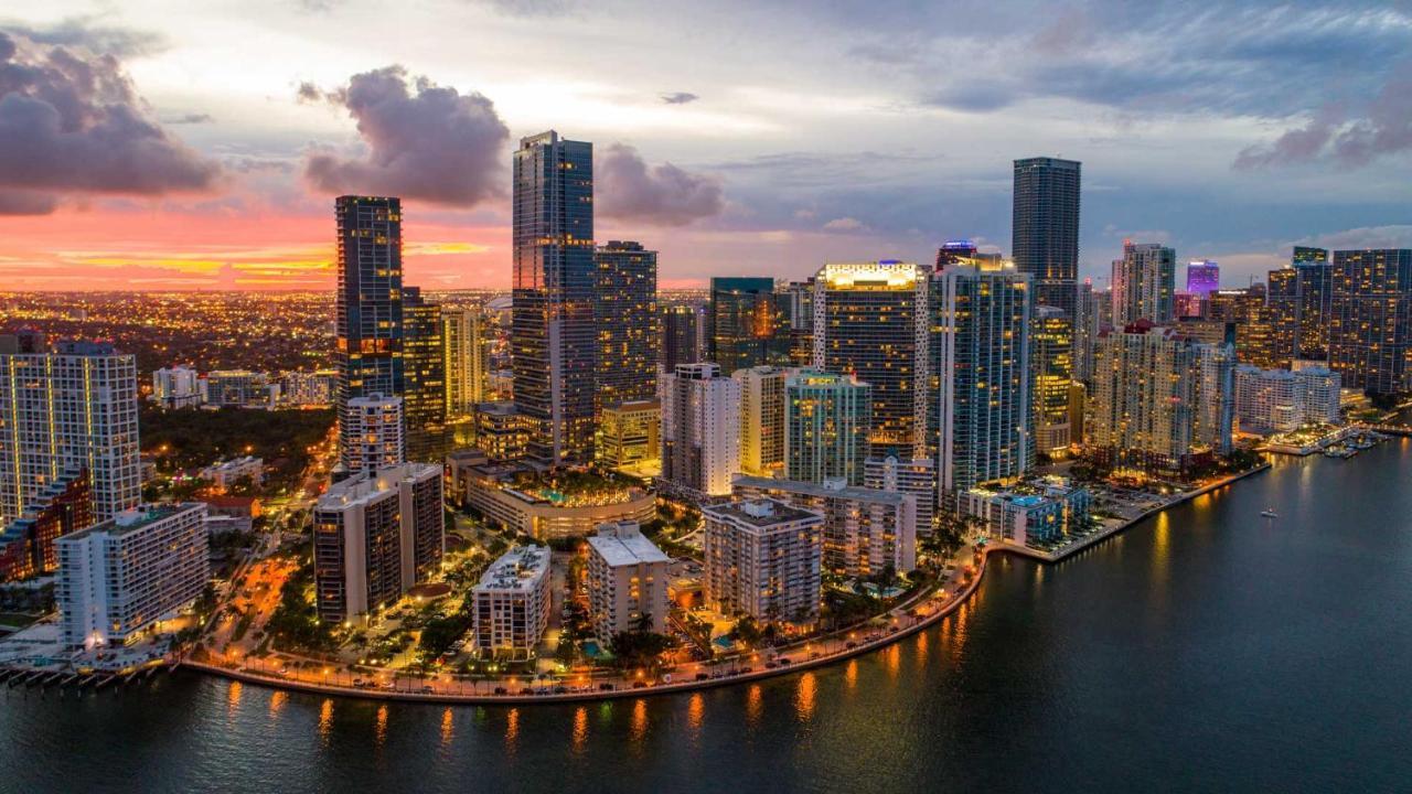 Brickell Avenue Urban Apartment Miami