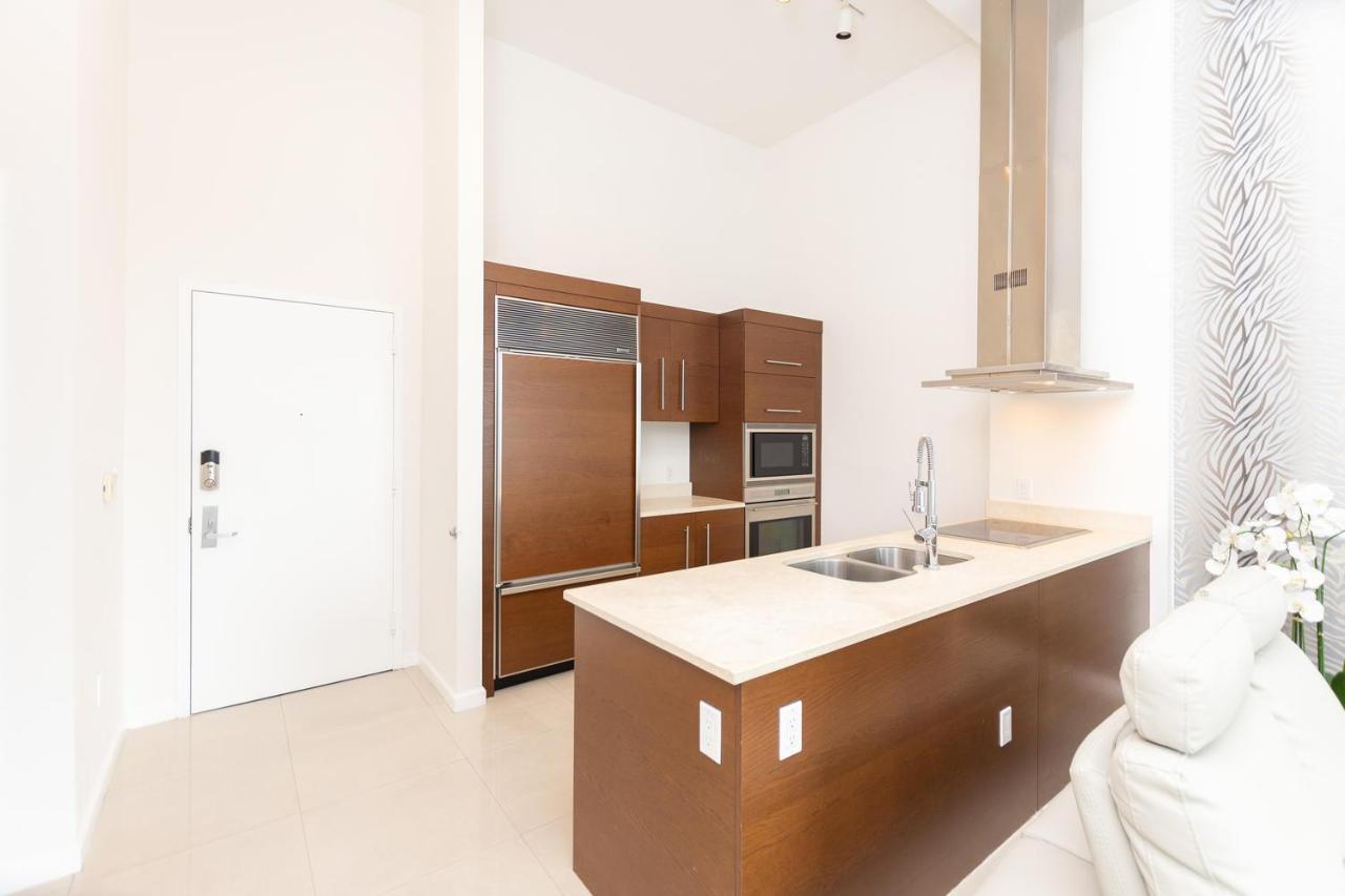 Brickell Avenue Urban Apartment