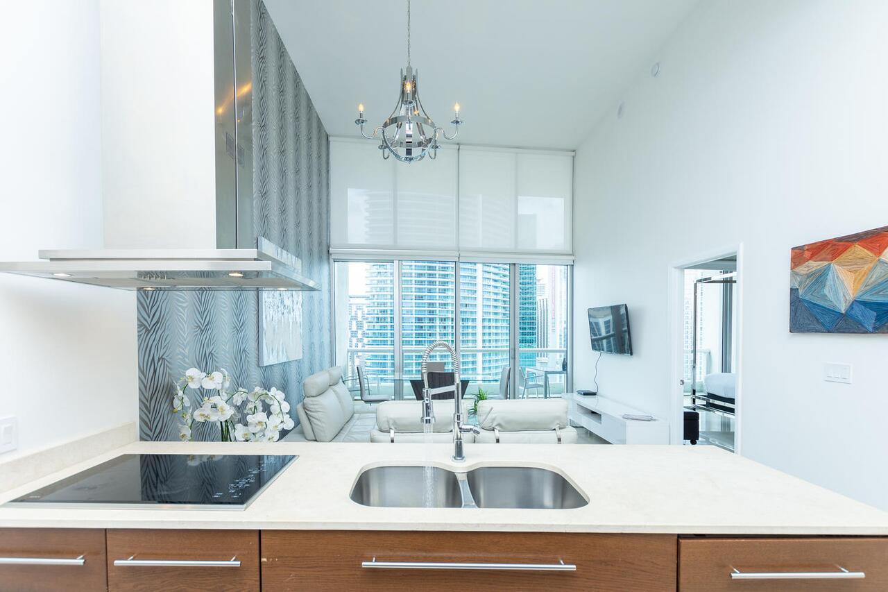 Brickell Avenue Urban Apartment *