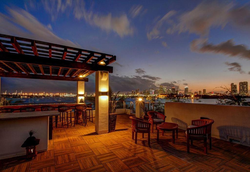 Villa Riza Miami