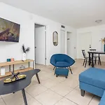 One Bedroom Apartment - With Parking & Balcony - Heart Of Wynwood