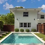 Oasis Vista Miami Luxury Villa! 10 Min From Beach, Private Gym, Top Location!